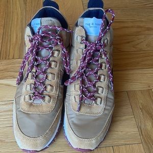 Women’s Retro hiker boot (never worn)